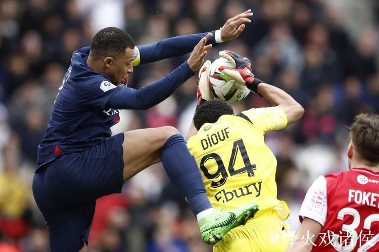 法甲-门德斯世界波破门 巴黎圣日耳曼战平里尔